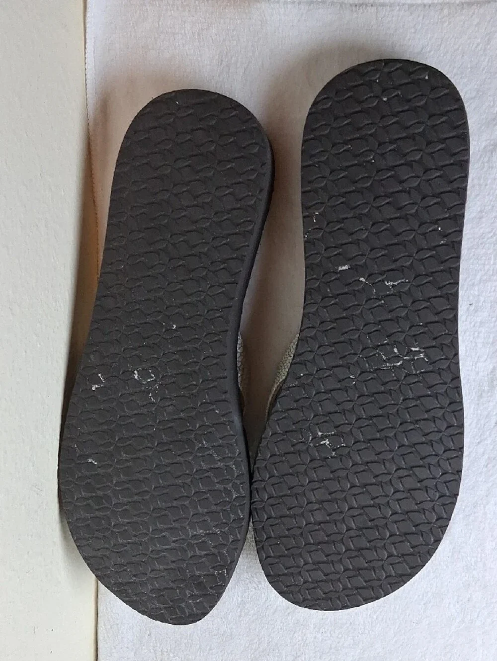Reef Women's Black Footbed White Textured Strap Flip Flop Sandals